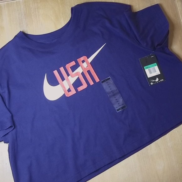 navy blue nike crop top